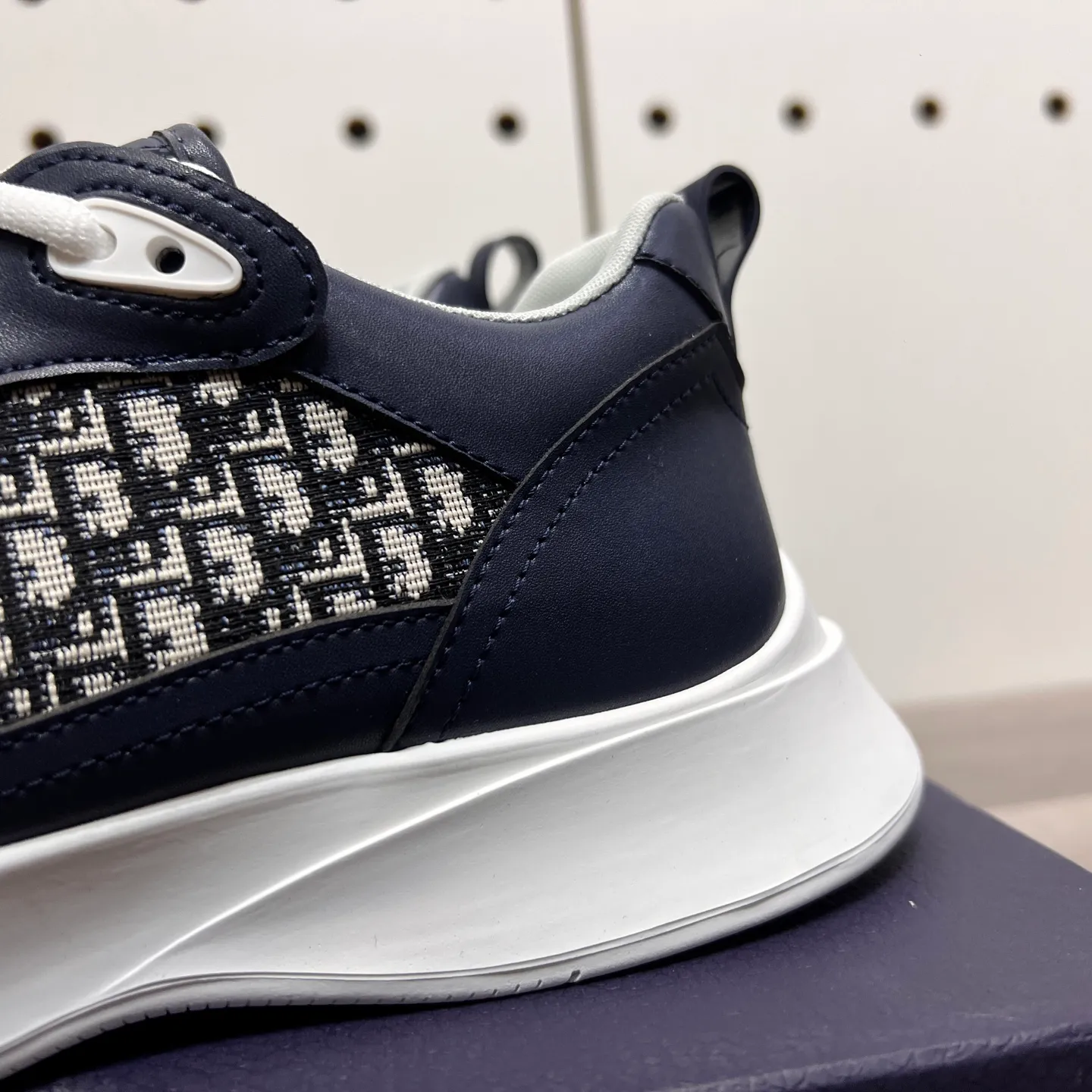Men's Men's Shoes 💰: 400💰《Dior》The latest and most popular casual shoes, top brand [seduce] luxury~purchase, top~quality. [Strong] The upper is made of imported breathable cowhide with material ➕ breathable sheepskin feet (•) and fine workmanship. Original stylish and stylish soft rubber wear-resistant foreskin outsole, light and comfortable on the foot, size: 38-44, (customized 45, 46), five colors available